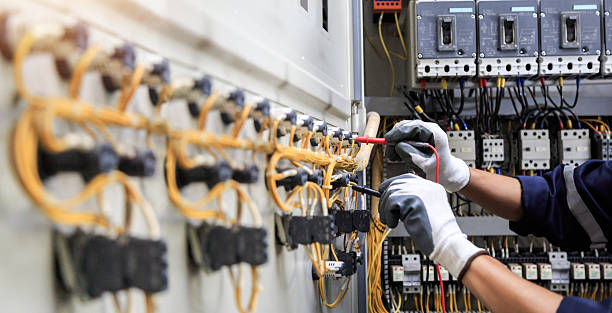 Professional Electrician technician working in Yukon, OK